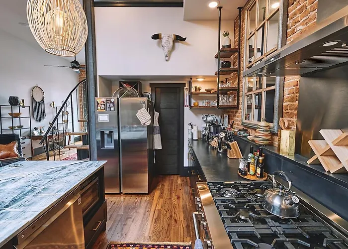 Luxe Main St Loft With Rooftop Lounge And Balcony *