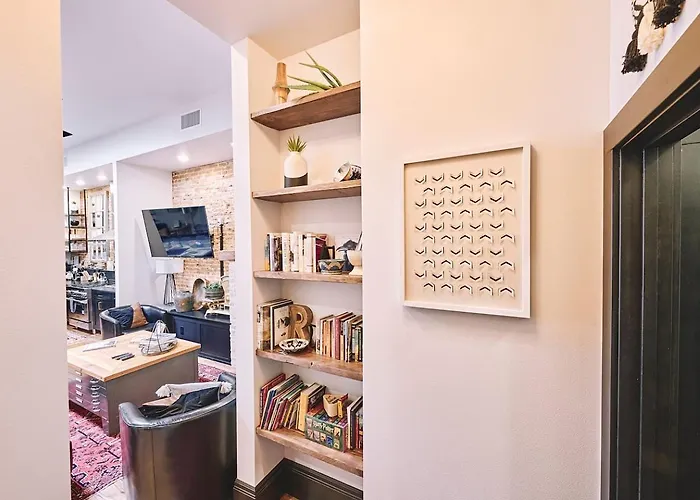 Hotel Luxe Main St Loft With Rooftop Lounge And Balcony