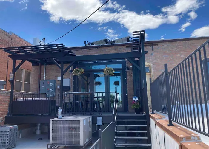 Luxe Main St Loft With Rooftop Lounge And Balcony Hotel