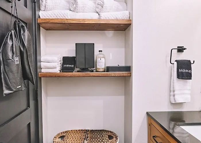 Hotel Luxe Main St Loft With Rooftop Lounge And Balcony