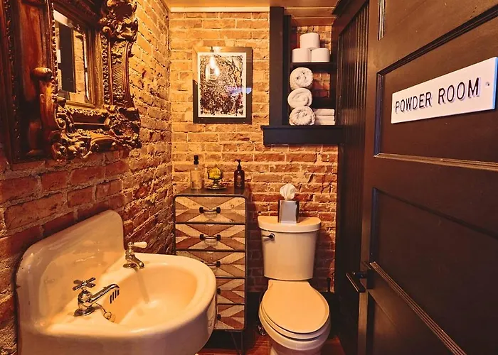Luxe Main St Loft With Rooftop Lounge And Balcony Sheridan